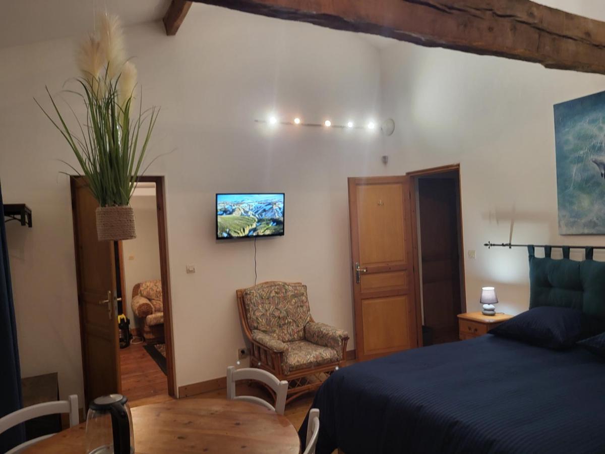 Domaine De La Sarrotte Bed and Breakfast Saugon Εξωτερικό φωτογραφία