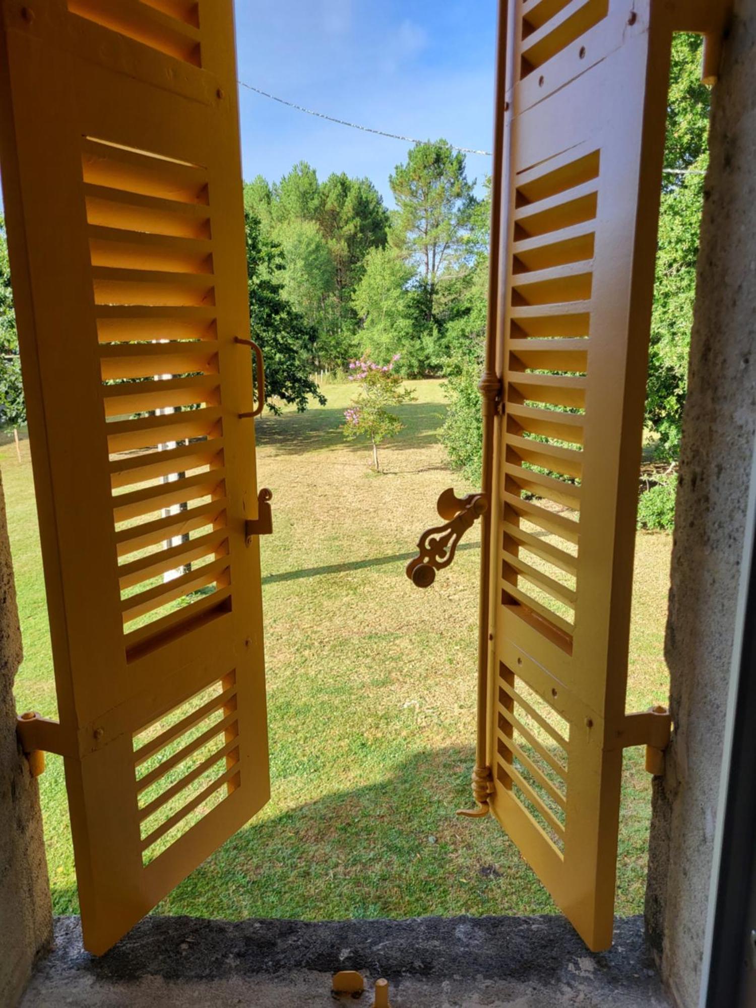 Domaine De La Sarrotte Bed and Breakfast Saugon Εξωτερικό φωτογραφία